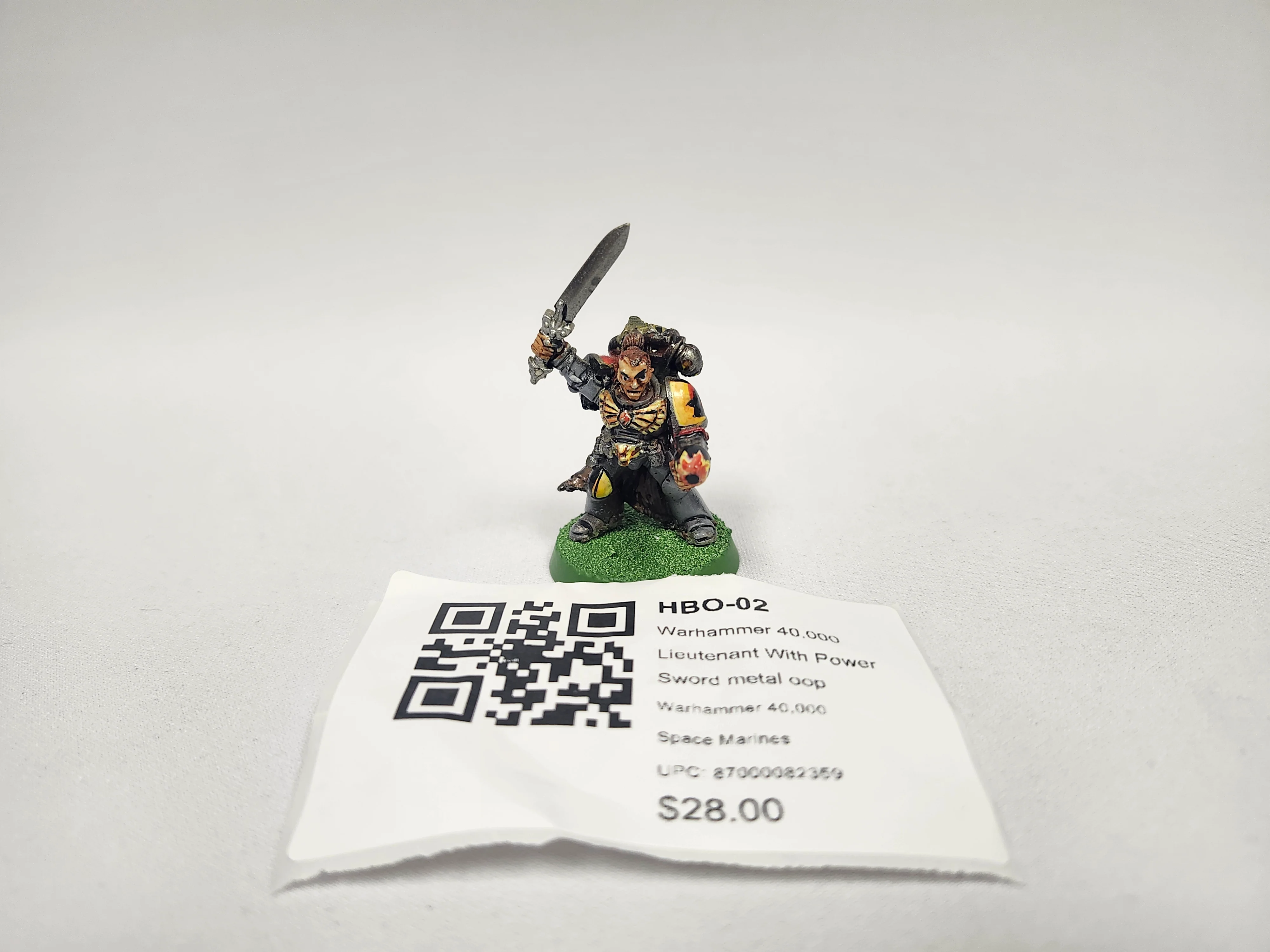 Warhammer 40,000 Lieutenant With Power Sword metal oop HBO-02
